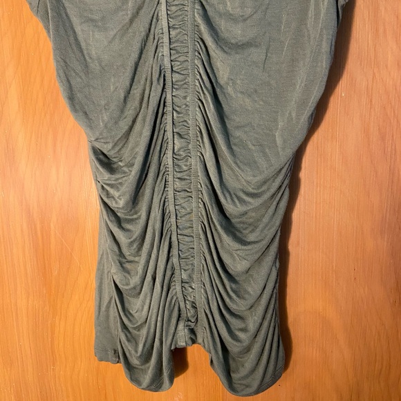 Y2K Olive Green Short Sleeve VNeck Stretchy Ruched Form Fitting Blouse - Picture 3 of 5